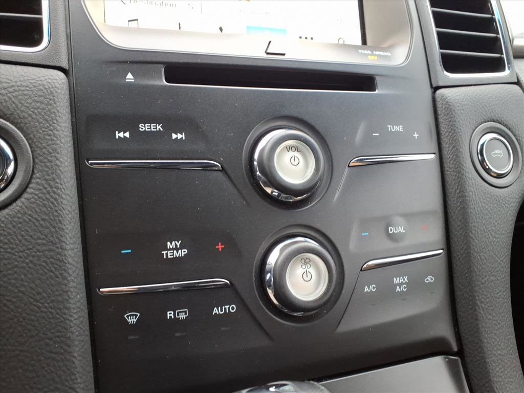 Certified 2018 Ford Taurus SEL w/ Equipment Group 201A image 23