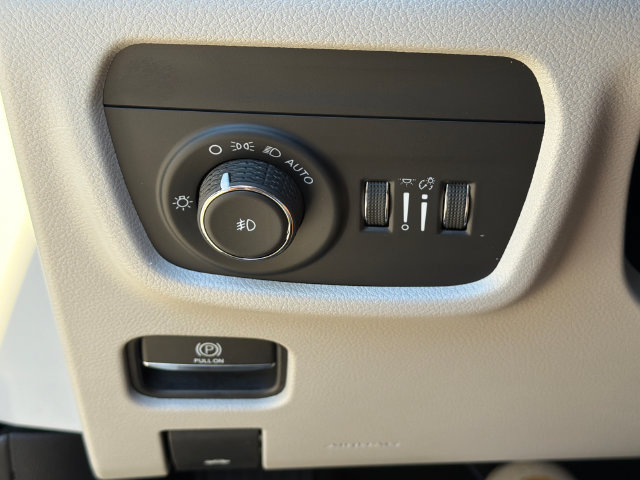 Used 2022 Jeep Grand Cherokee Summit w/ Adv Protech Group IV AWD/4WD image 33