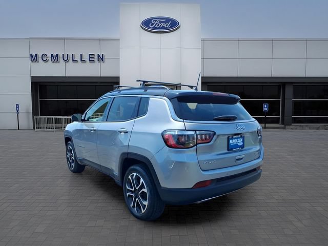 Used 2023 Jeep Compass Limited w/ Sun and Sound Group AWD/4WD image 7