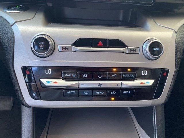 Certified 2021 Ford Explorer XLT w/ Equipment Group 202A image 21