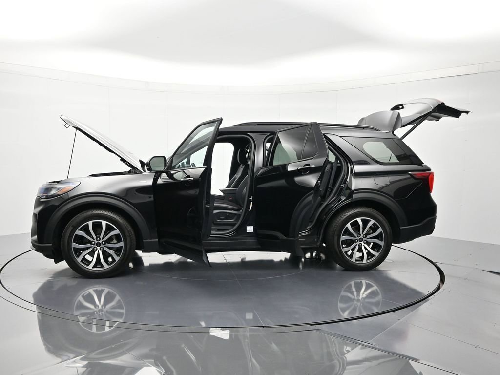 Certified 2025 Ford Explorer ST-Line w/ Premium Package RWD image 47