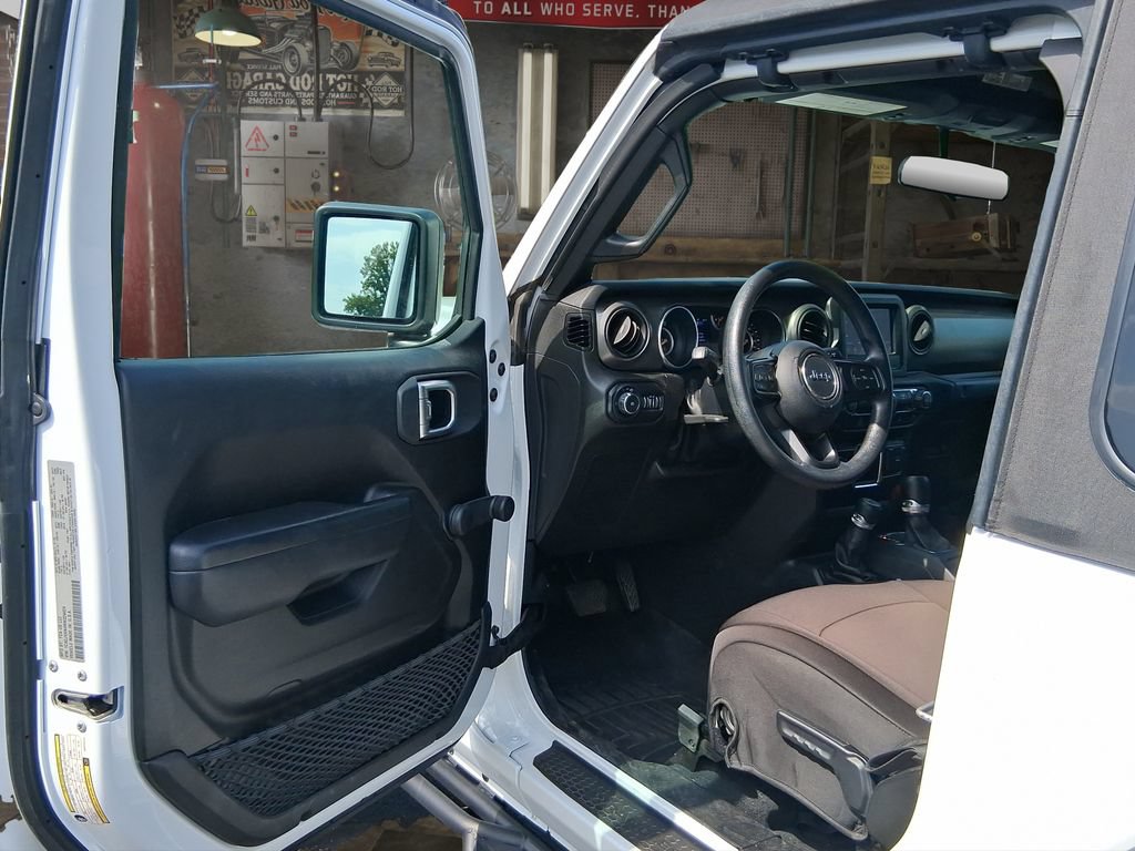 Used 2022 Jeep Wrangler Sport AWD/4WD image 13