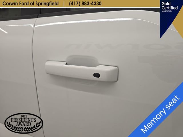 Certified 2025 Ford F250 Lariat AWD/4WD image 9