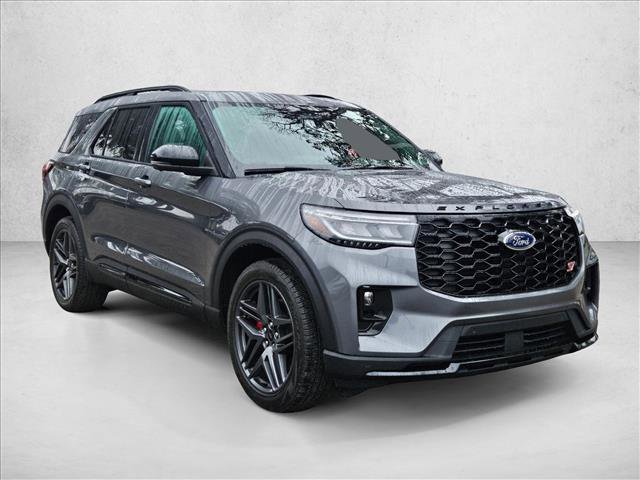 Certified 2025 Ford Explorer ST image 3