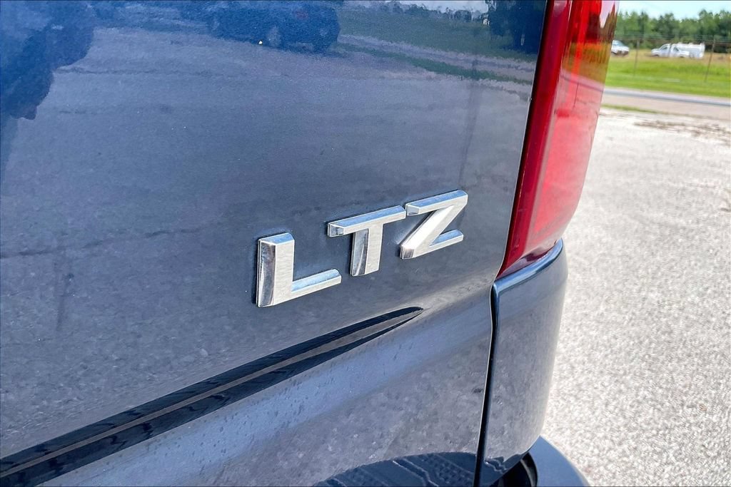 Used 2019 Chevrolet Silverado 1500 LTZ w/ LTZ Premium Package RWD image 21
