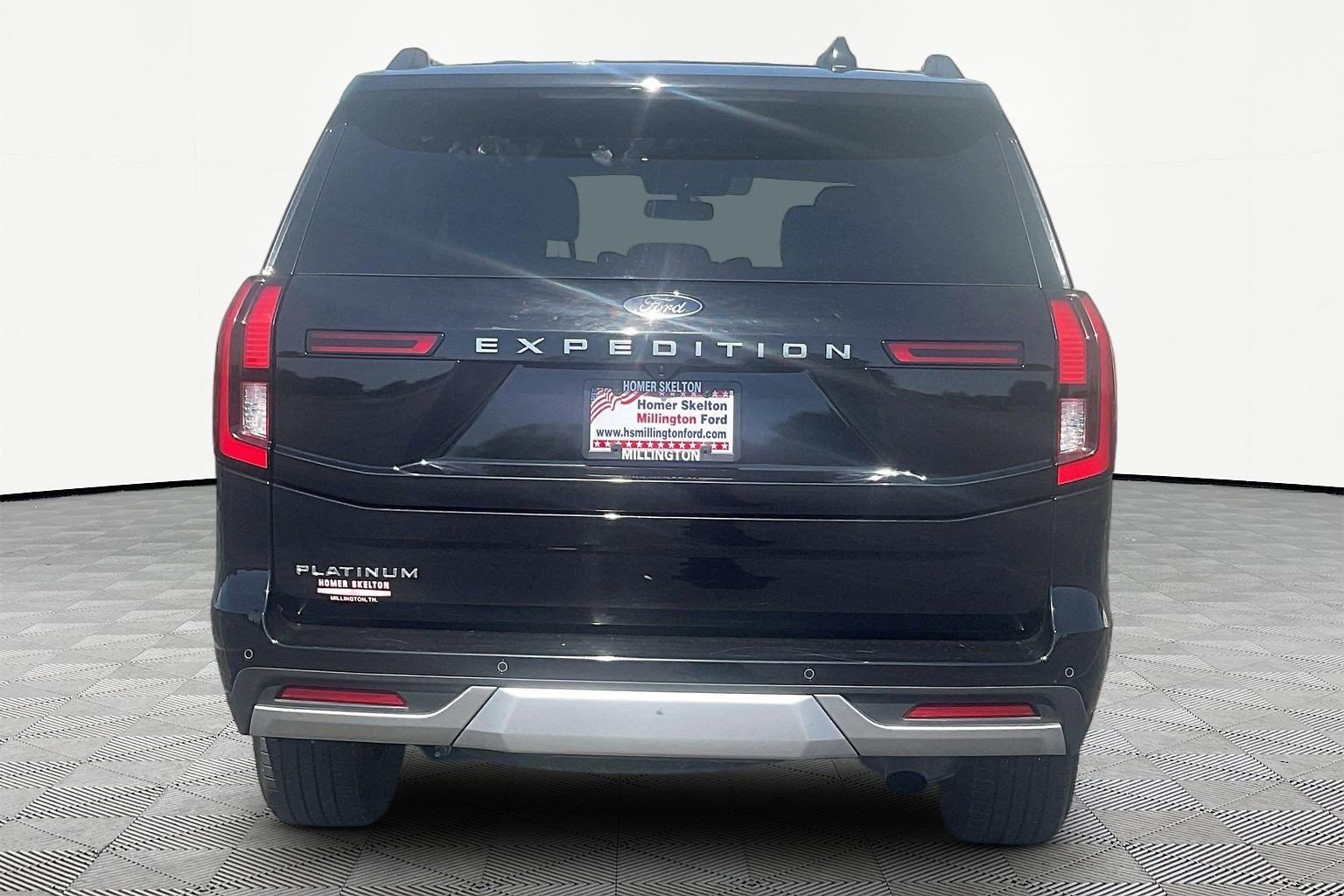 Certified 2025 Ford Expedition Platinum AWD/4WD image 4