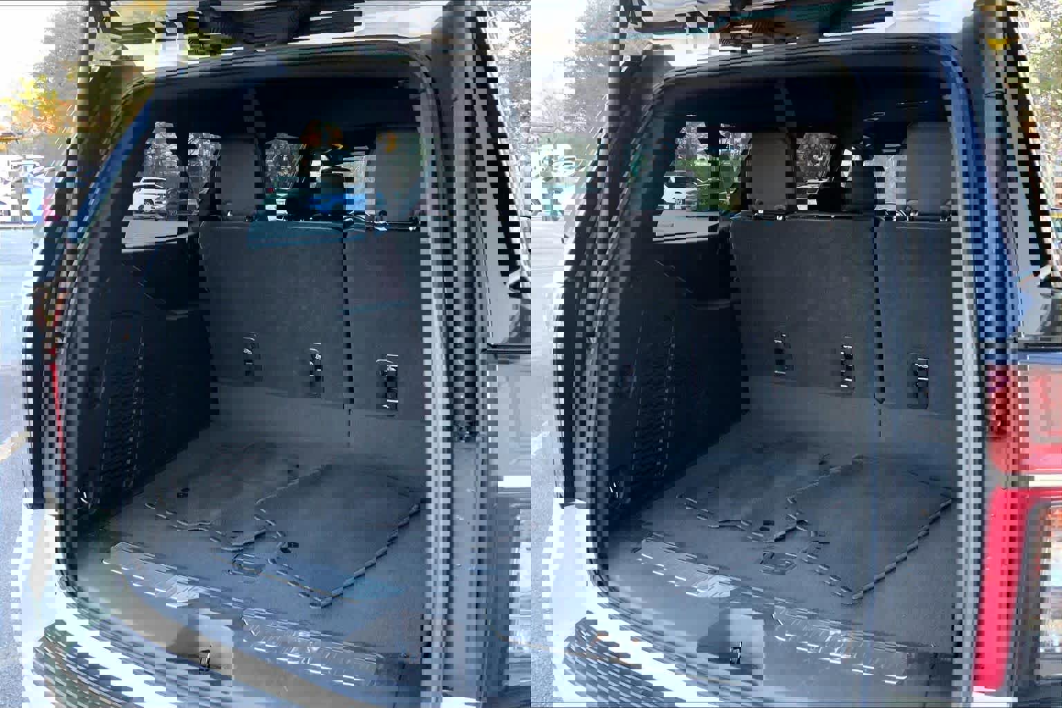 Used 2023 Chevrolet Suburban Premier image 32