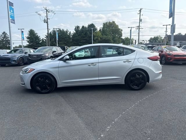 Used 2017 Hyundai Elantra SE FWD image 4