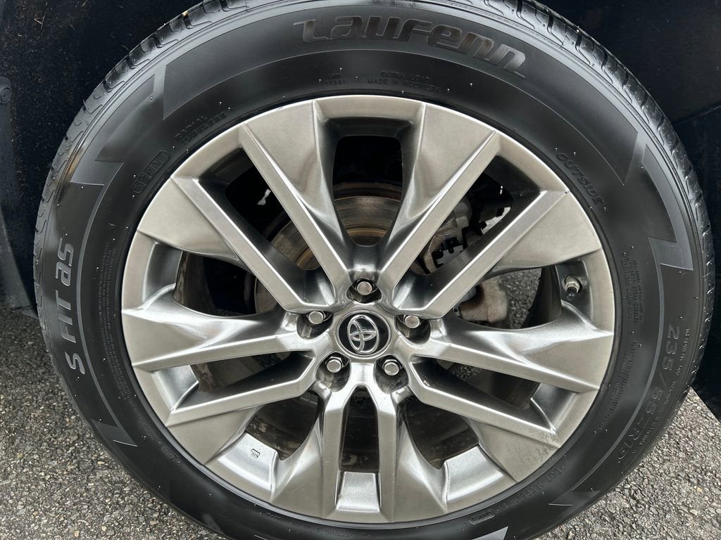 Used 2019 Toyota RAV4 XLE Premium w/ Cold Weather Package AWD/4WD image 14