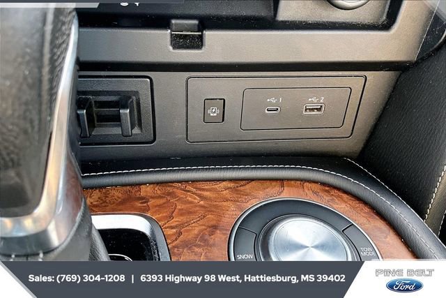 Used 2022 Nissan Armada SL image 24