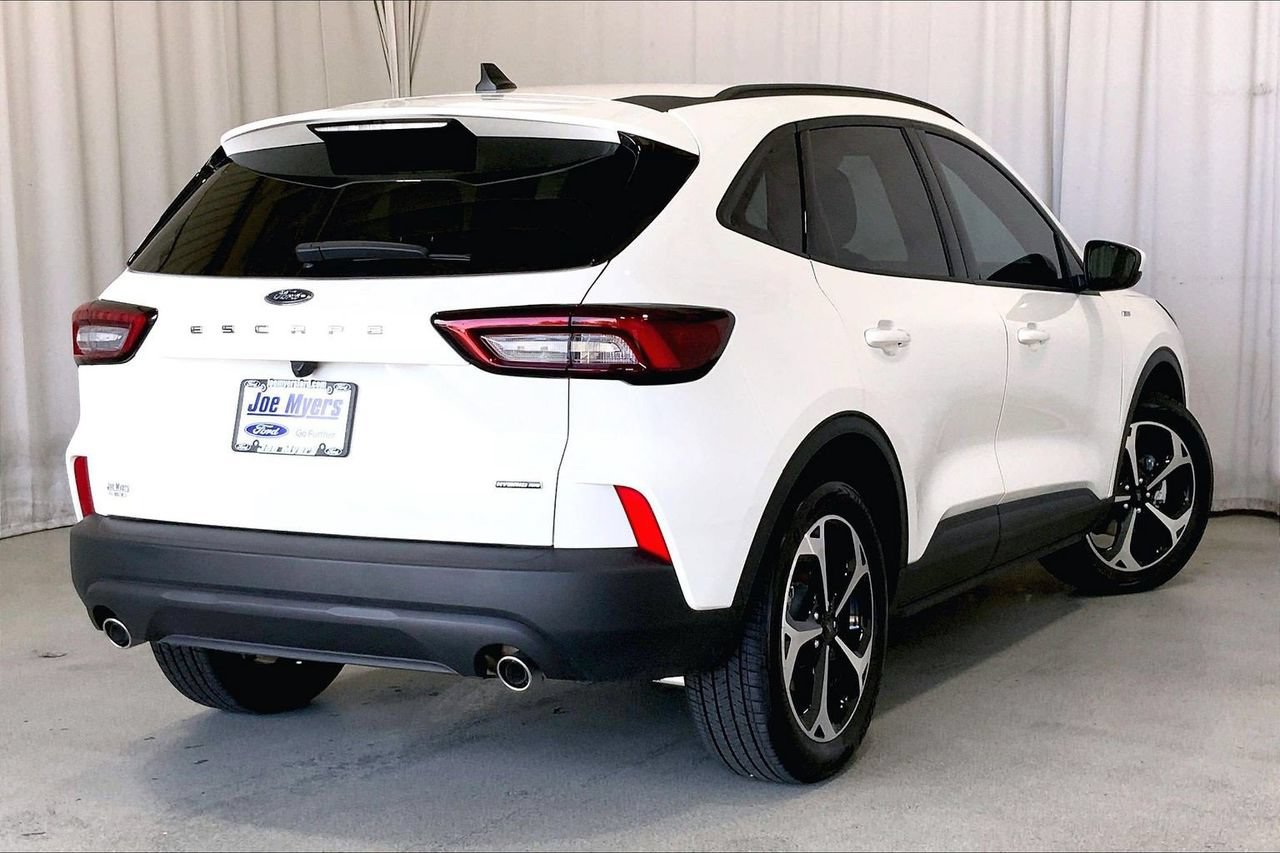 Certified 2026 Ford Escape ST-Line Select AWD/4WD image 13