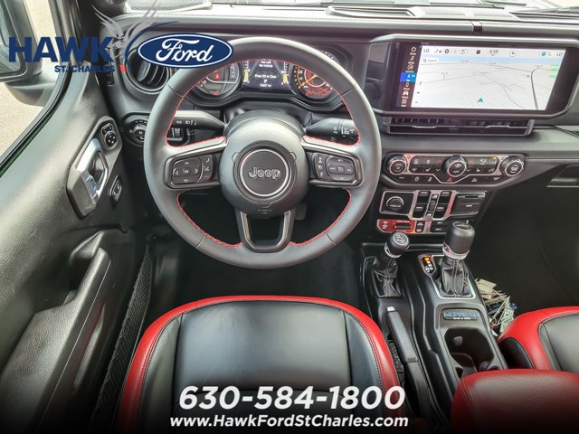 Used 2024 Jeep Gladiator Rubicon w/ Technology Group AWD/4WD image 11