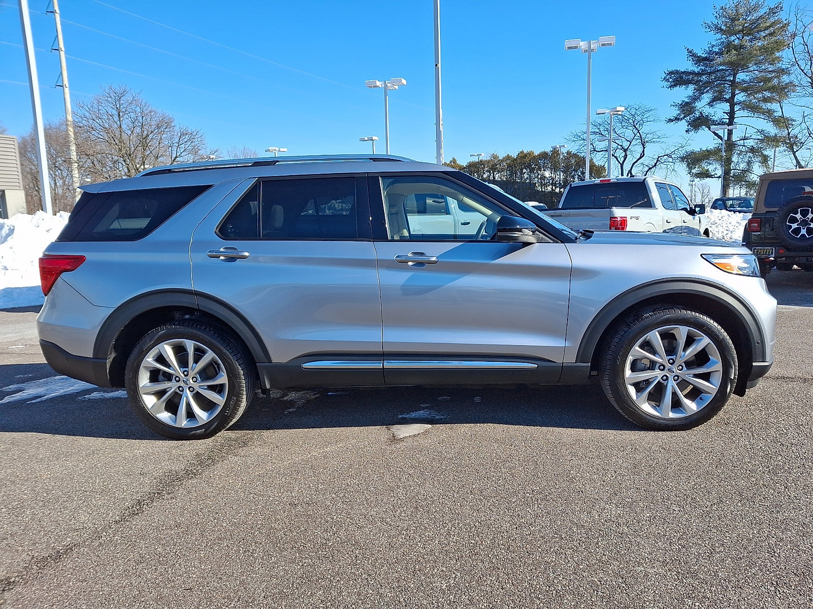 Certified 2021 Ford Explorer Platinum w/ Premium Technology Package image 9