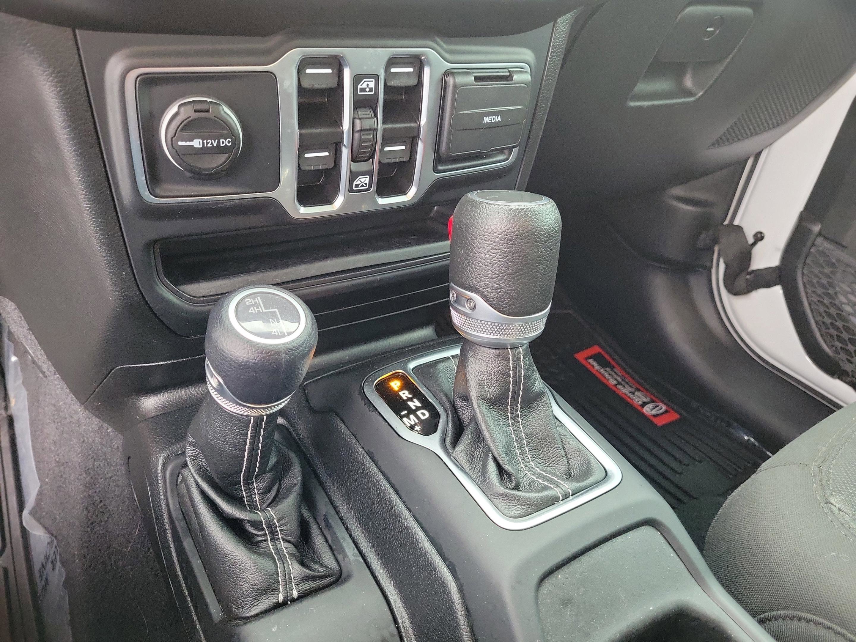 Used 2022 Jeep Gladiator Overland w/ Cold Weather Group image 7