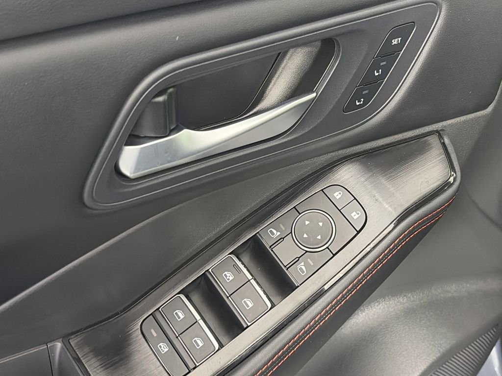 Used 2025 Nissan Rogue SV w/ Rock Creek Premium Package AWD/4WD image 25