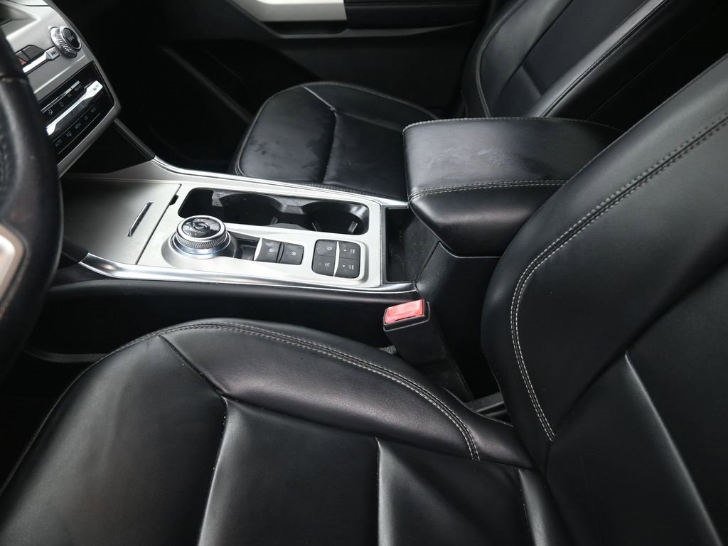 Certified 2021 Ford Explorer XLT w/ Equipment Group 202A image 21