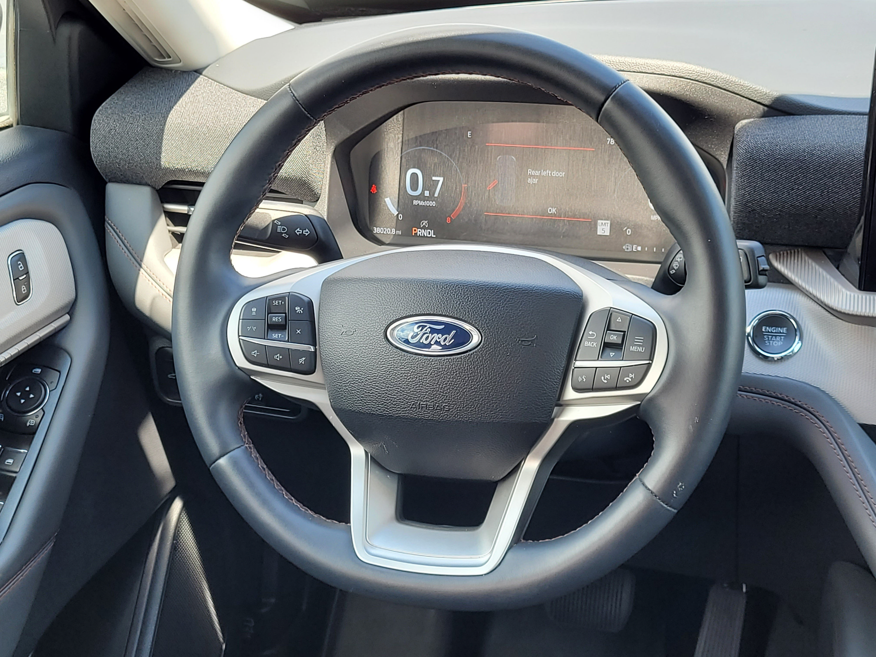 Certified 2025 Ford Explorer Active w/ Active Comfort Package AWD/4WD image 12