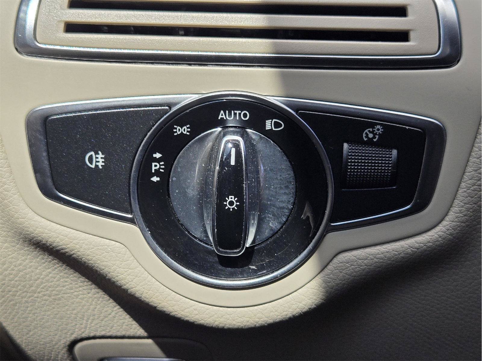 Used 2017 Mercedes-Benz C 300 Sedan image 19