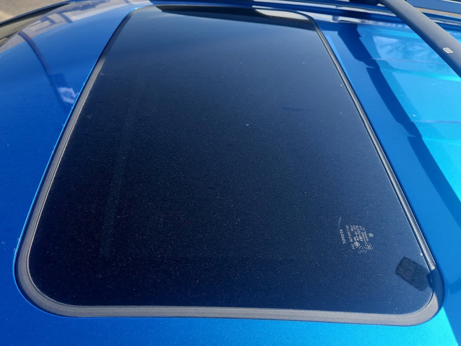 Used 2017 Toyota RAV4 SE image 6