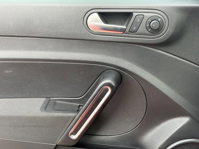 Used 2017 Volkswagen Beetle 1.8T image 26