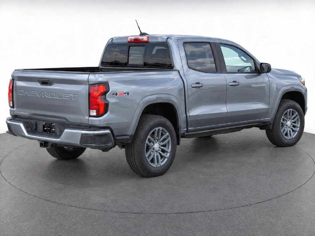 Used 2023 Chevrolet Colorado LT w/ LT Convenience Package AWD/4WD image 3