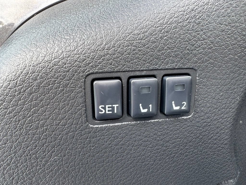 Used 2019 Nissan Rogue SV w/ Premium Package AWD/4WD image 21