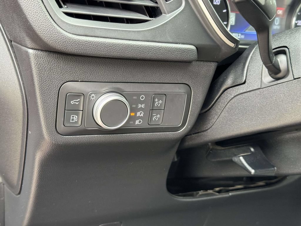 Certified 2021 Ford Escape SE w/ SE Sport Appearance Package FWD image 9