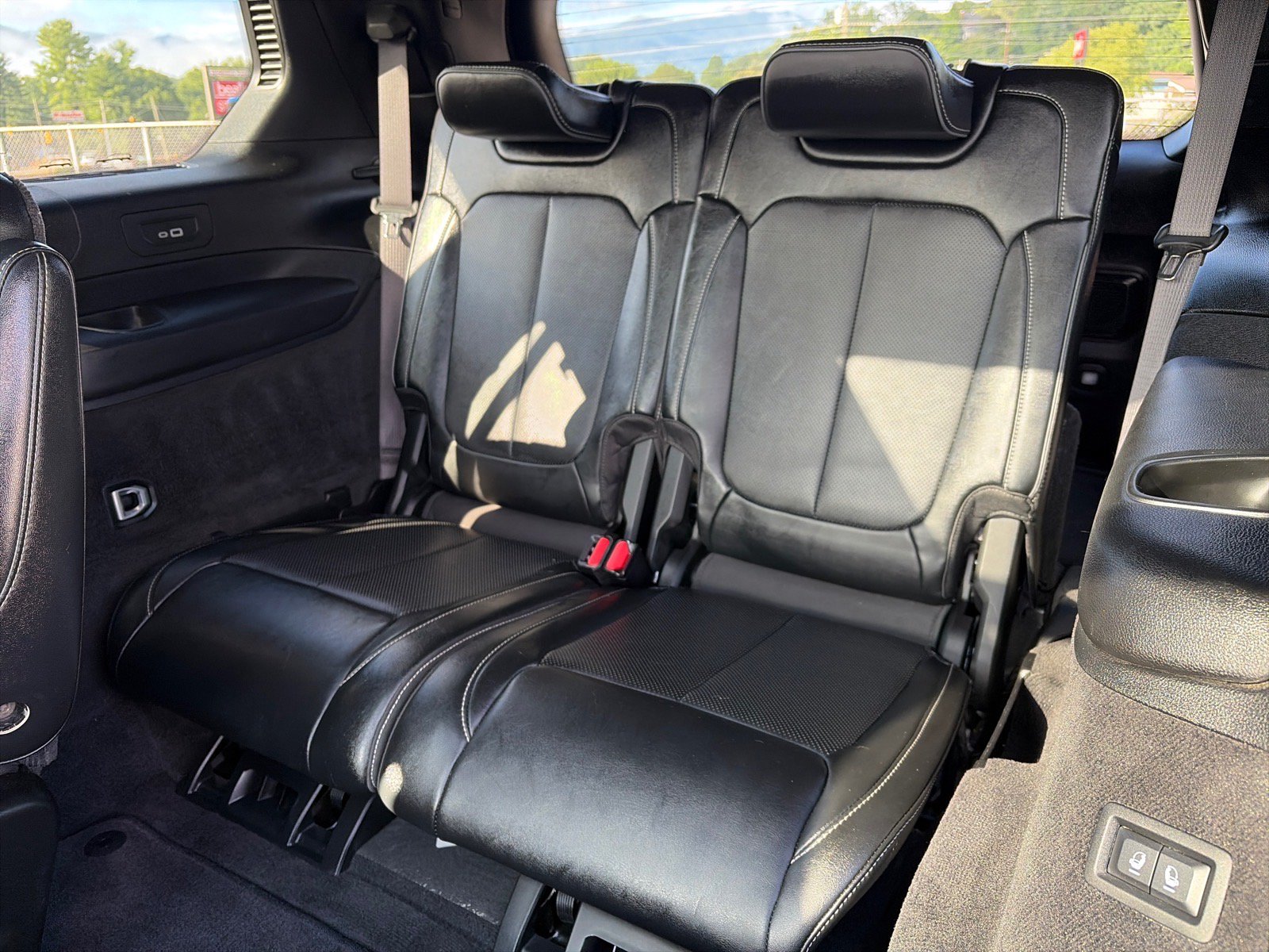Used 2022 Jeep Grand Cherokee L Overland w/ Advanced Protech Group III AWD/4WD image 18