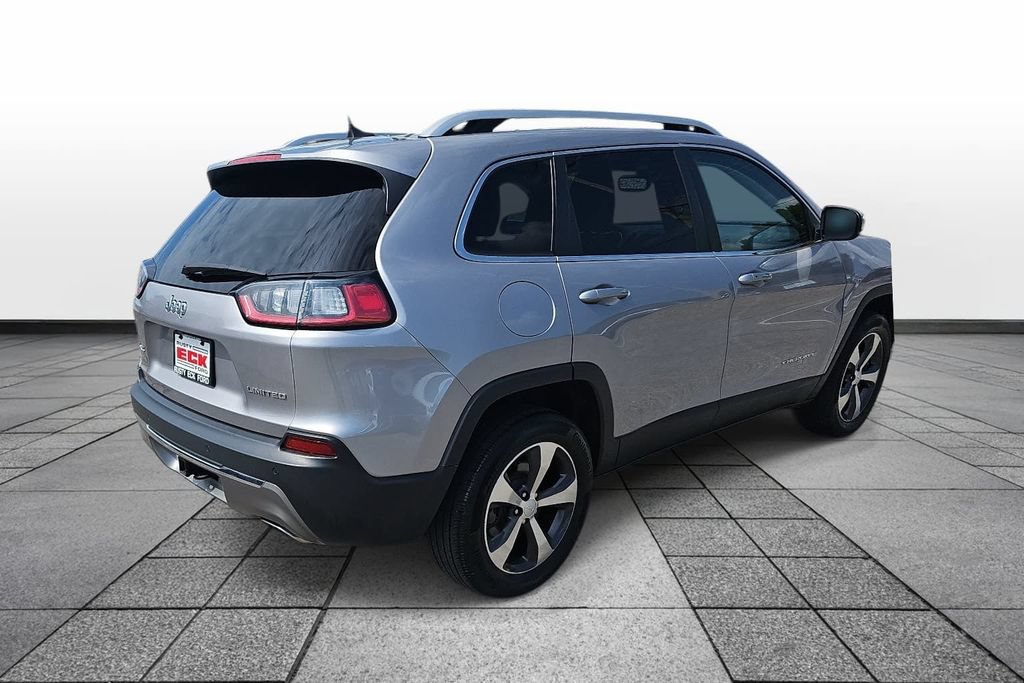 Used 2019 Jeep Cherokee Limited w/ Trailer Tow Group AWD/4WD image 5