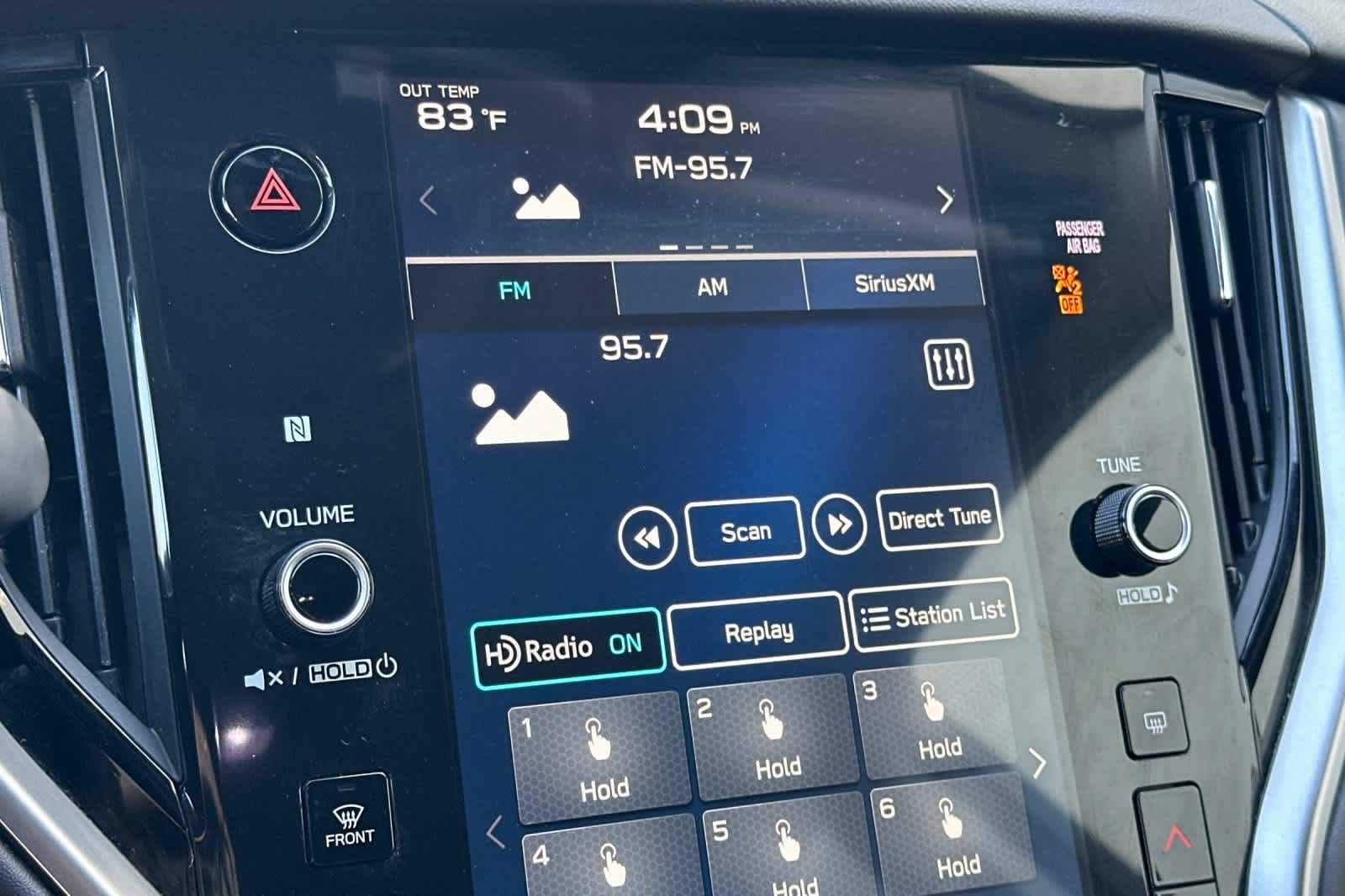 Used 2025 Subaru Outback Premium AWD/4WD image 19