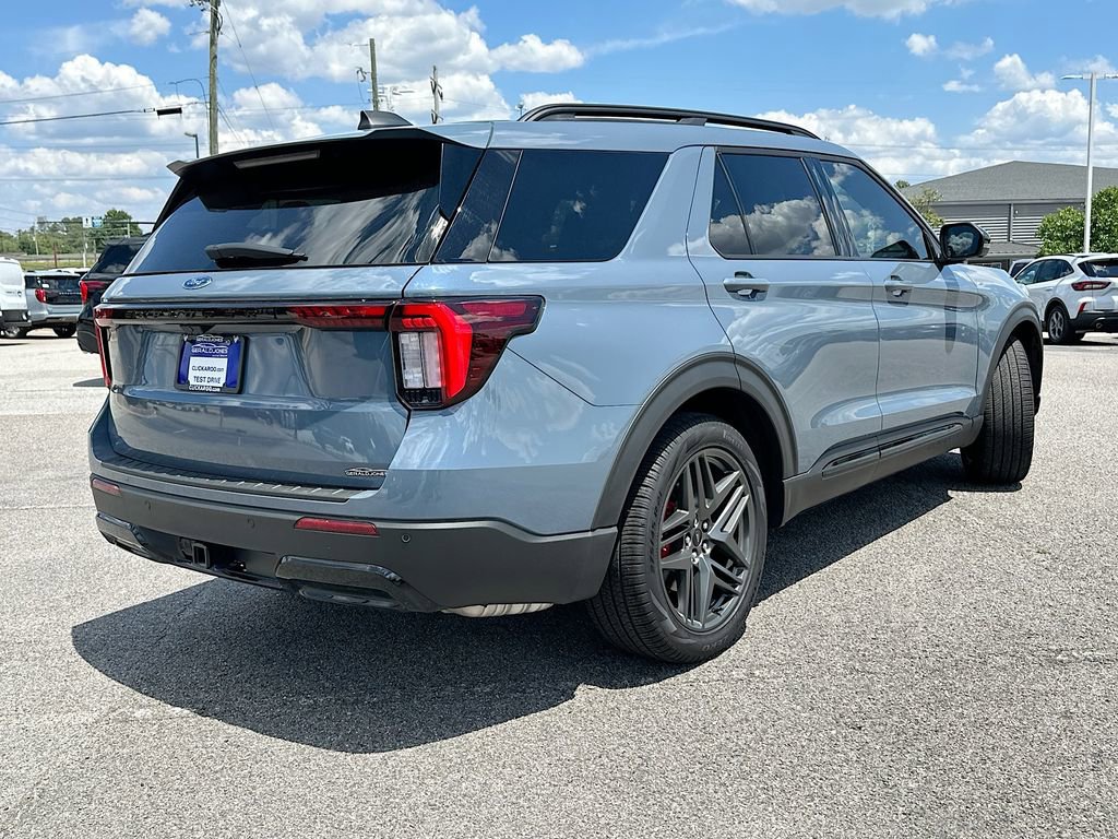 Certified 2025 Ford Explorer ST-Line w/ Premium Package RWD image 7