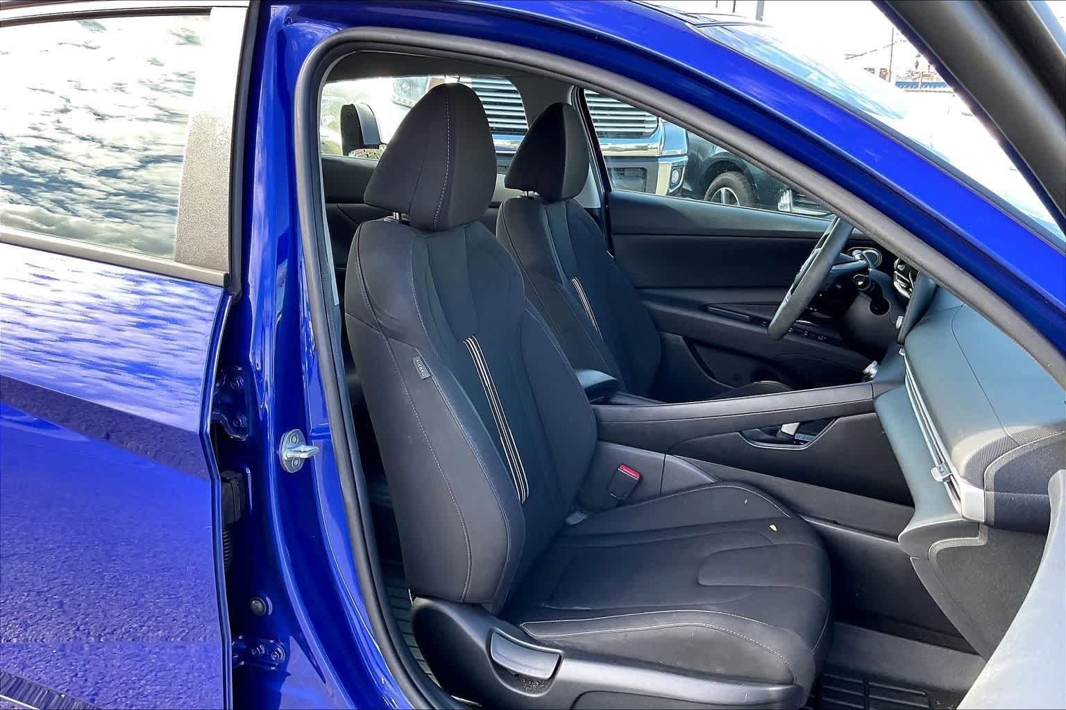 Used 2023 Hyundai Elantra Blue FWD image 13