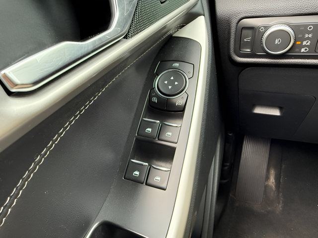 Certified 2022 Ford Explorer XLT w/ Equipment Group 202A AWD/4WD image 24