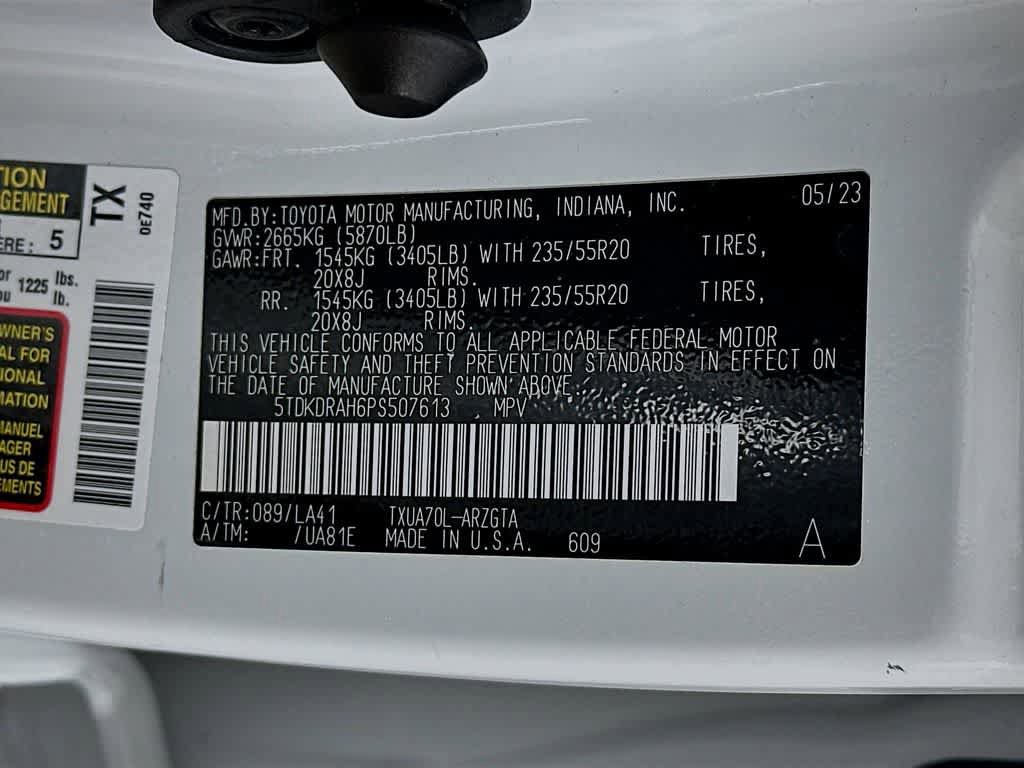 Used 2023 Toyota Highlander Platinum FWD image 23