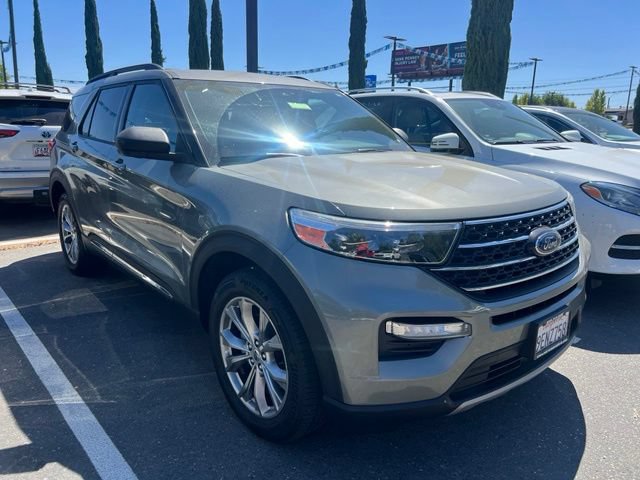 Certified 2020 Ford Explorer XLT w/ Equipment Group 202A AWD/4WD image 4