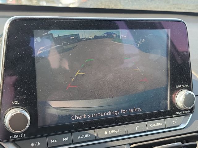 Used 2024 Nissan Altima 2.5 SV FWD image 16