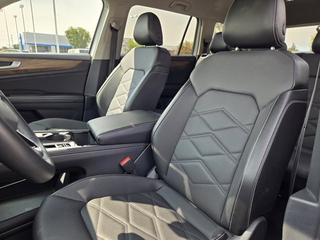 Used 2025 Volkswagen Atlas SE FWD image 19