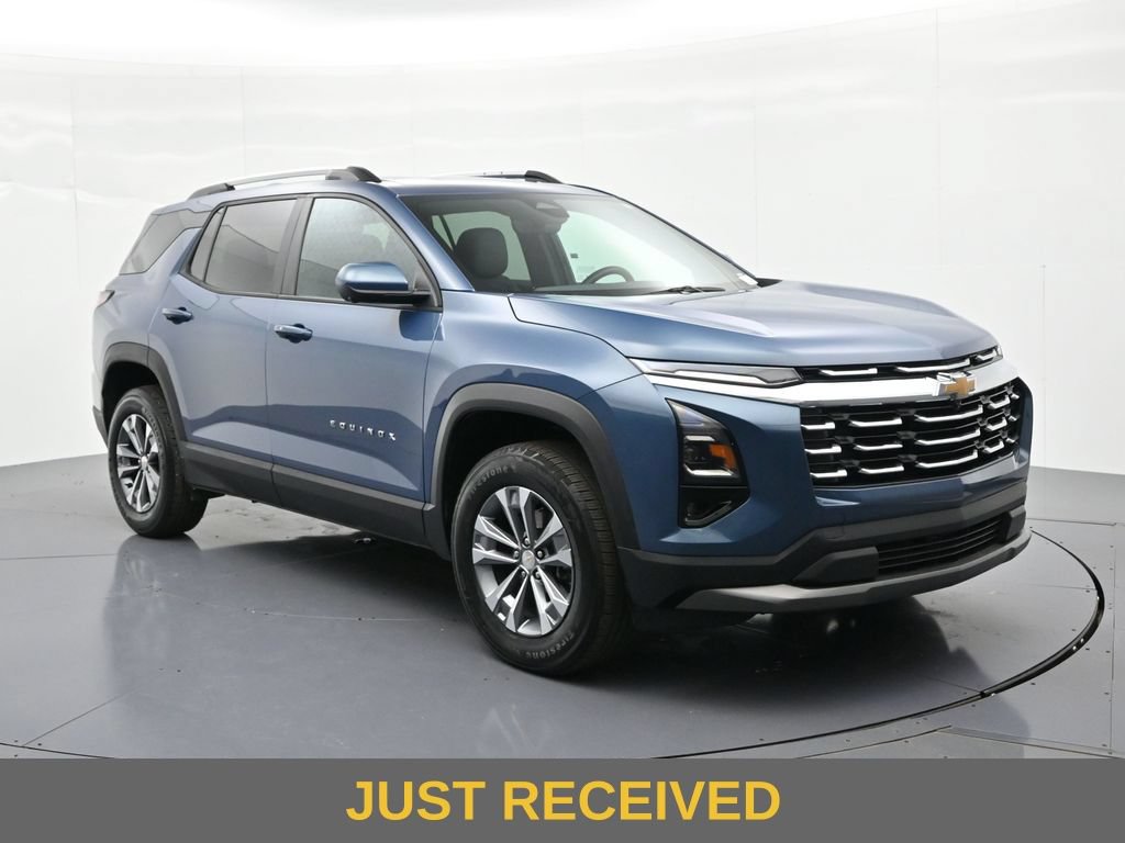 Used 2025 Chevrolet Equinox LT w/ Convenience Package II FWD image 4