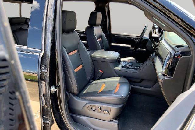 Used 2025 GMC Sierra 2500 AT4 w/ AT4 Premium Plus Package AWD/4WD image 9