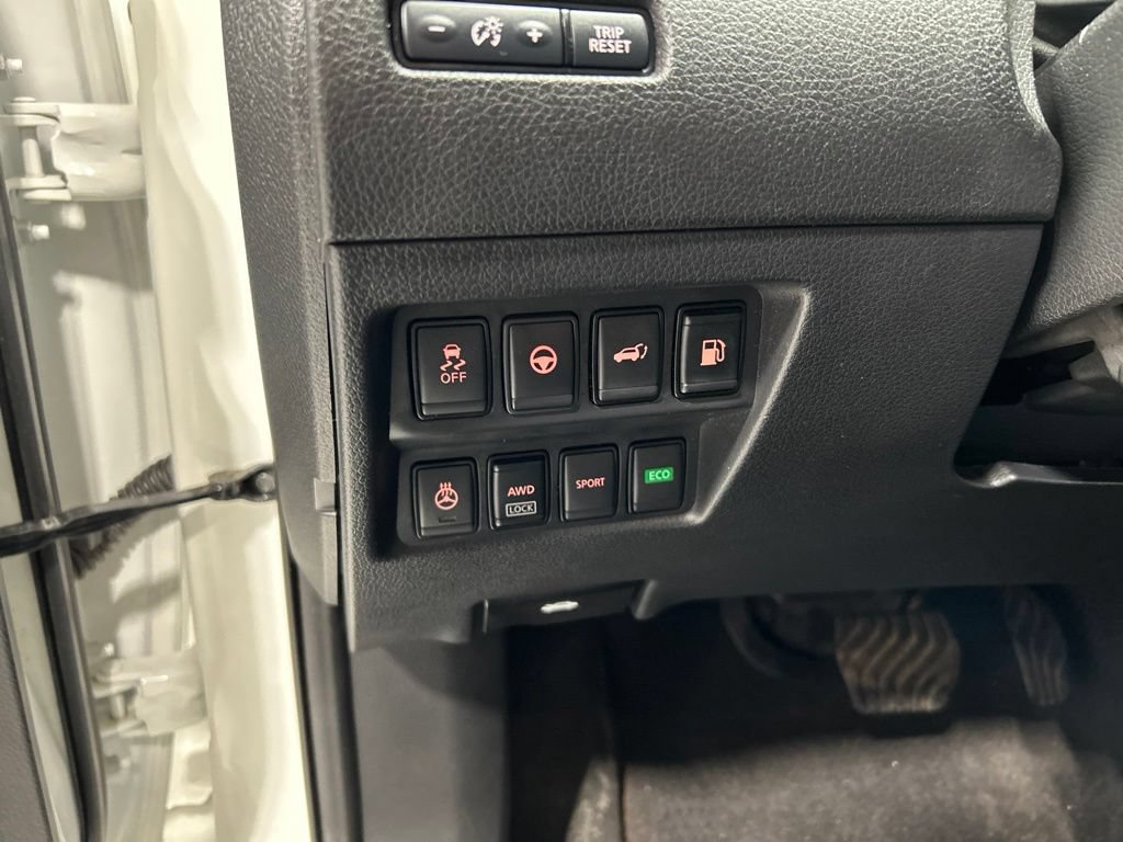 Used 2019 Nissan Rogue SL AWD/4WD image 14