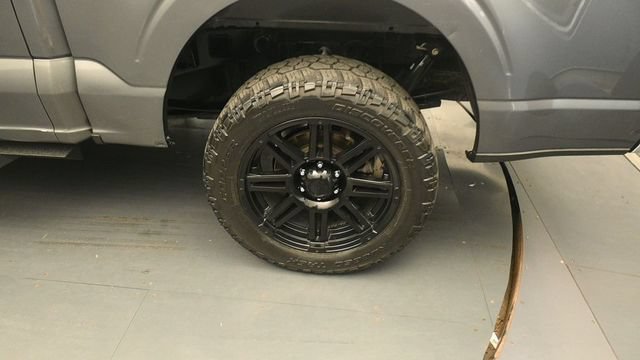 Certified 2021 Ford F150 Lariat w/ FX4 Off-Road Package AWD/4WD image 9