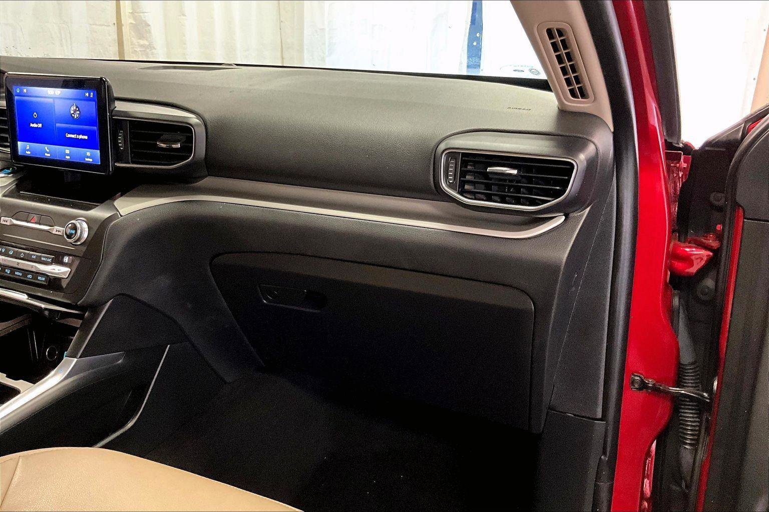 Certified 2020 Ford Explorer XLT w/ Equipment Group 202A image 15