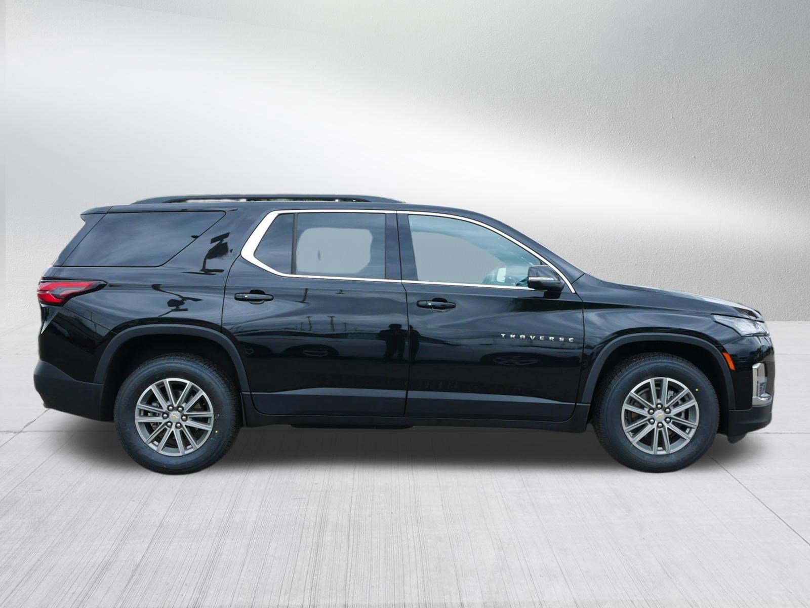 Used 2023 Chevrolet Traverse LT w/ LPO, Floor Liner Package AWD/4WD image 8