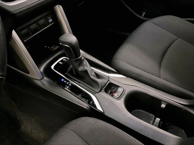 Used 2023 Toyota Corolla Cross LE AWD/4WD image 16