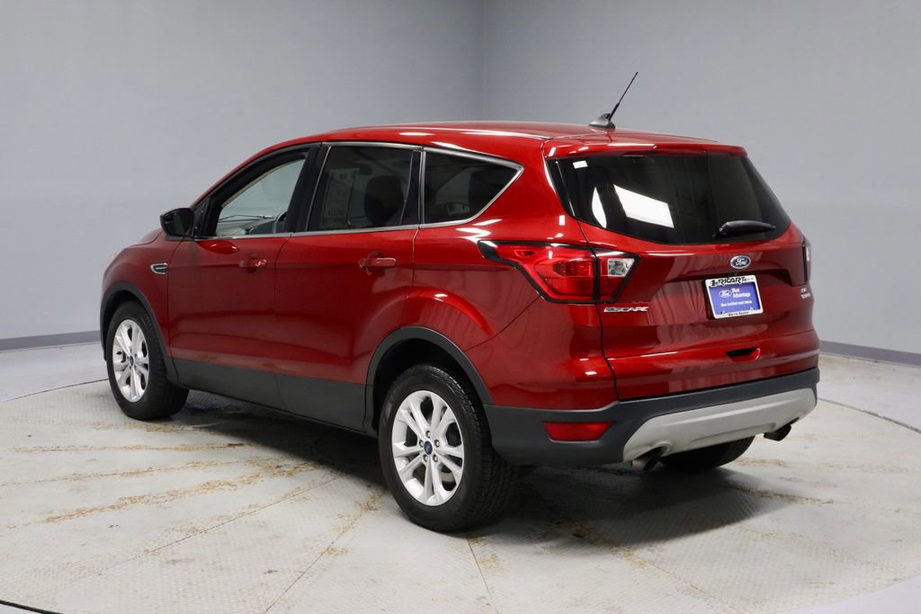 Certified 2019 Ford Escape SE FWD image 3
