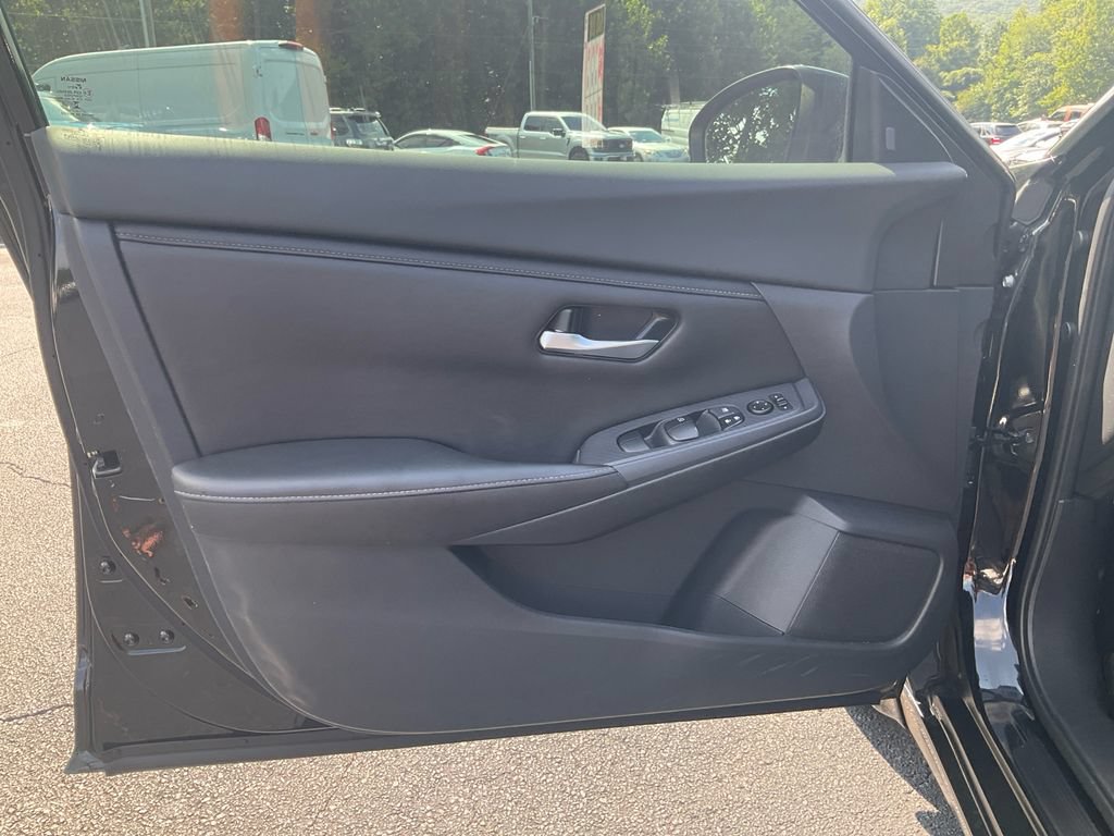 Used 2022 Nissan Sentra SV FWD image 17
