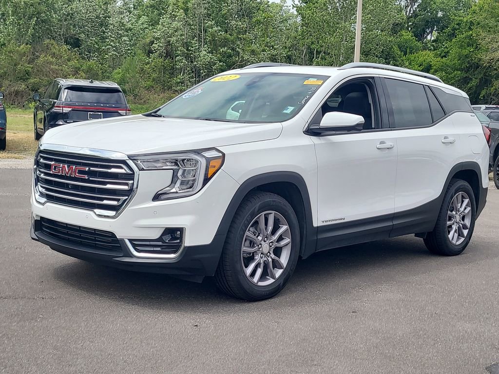 Used 2022 GMC Terrain SLT w/ Infotainment Package II AWD/4WD image 2