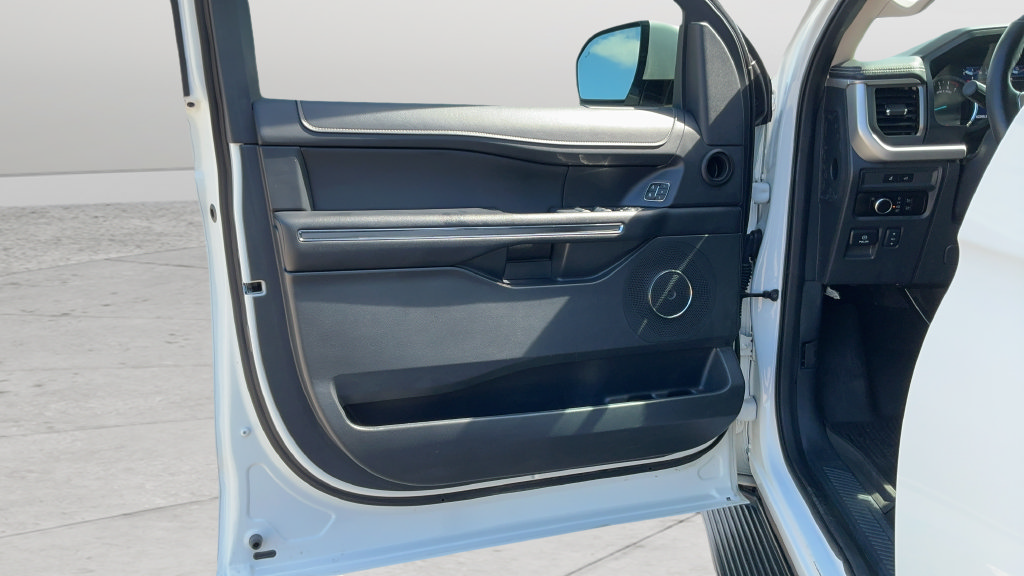 Certified 2024 Ford Expedition Max XLT RWD image 18