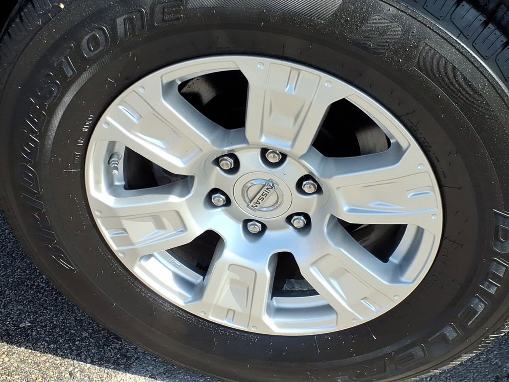 Used 2019 Nissan Titan SV w/ SV Convenience Package RWD image 8