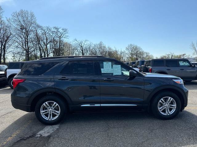 Certified 2022 Ford Explorer XLT w/ Equipment Group 202A AWD/4WD image 4